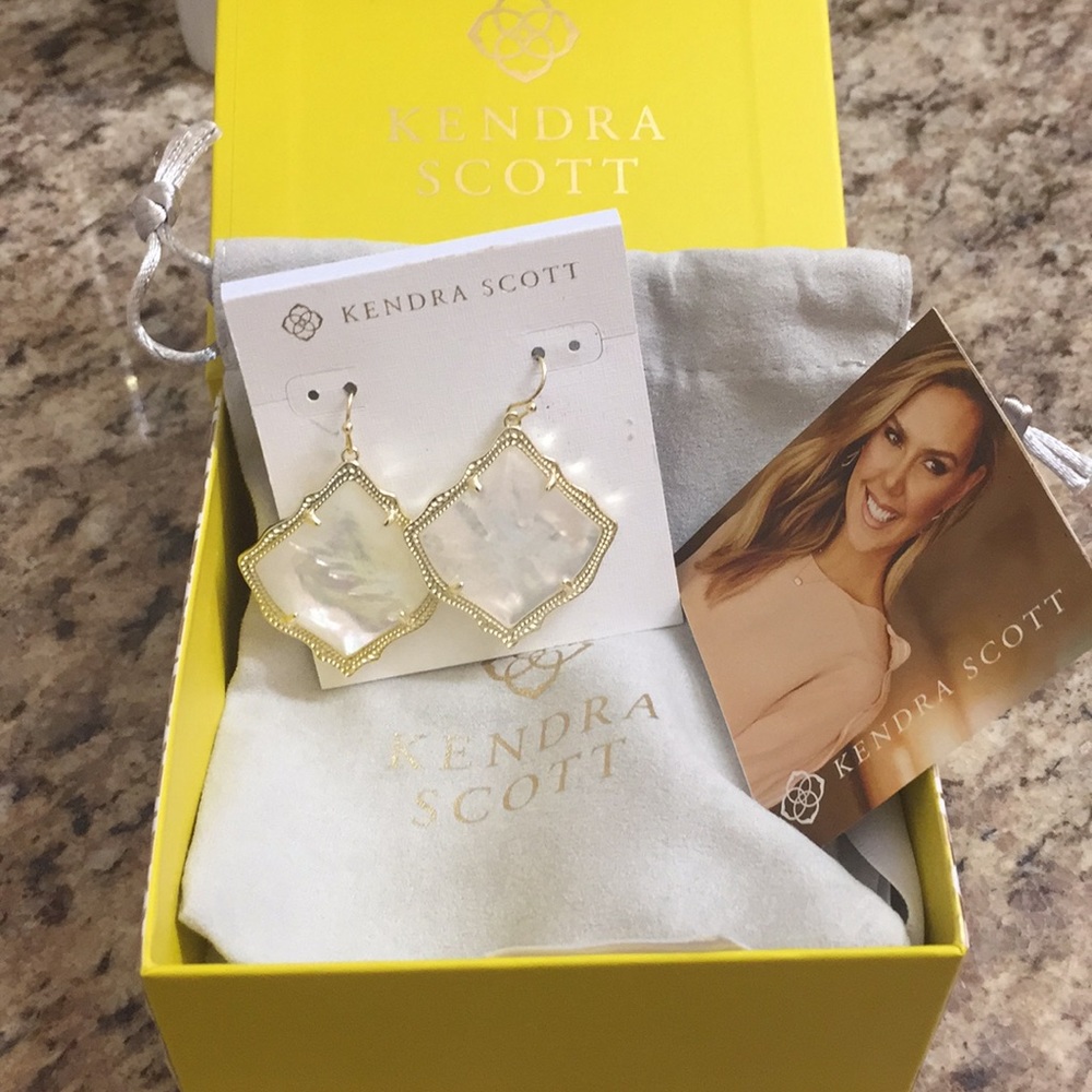Kendra Scott White MOP Kristen Earrings, NEW!